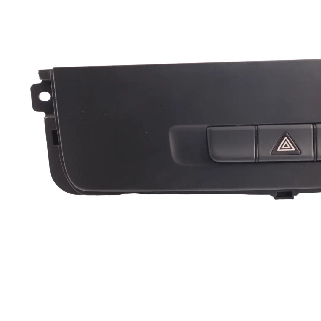 Interruttore Luci Di Emergenza Sul Cruscotto Nero per Mercedes Vito W447 con numero di parte A4479050051 Mercedes Vito W447 Interruttore Luci Di Emergenza Sul Cruscotto Nero - SKU A4479050051 - Numero di parte A4479050051