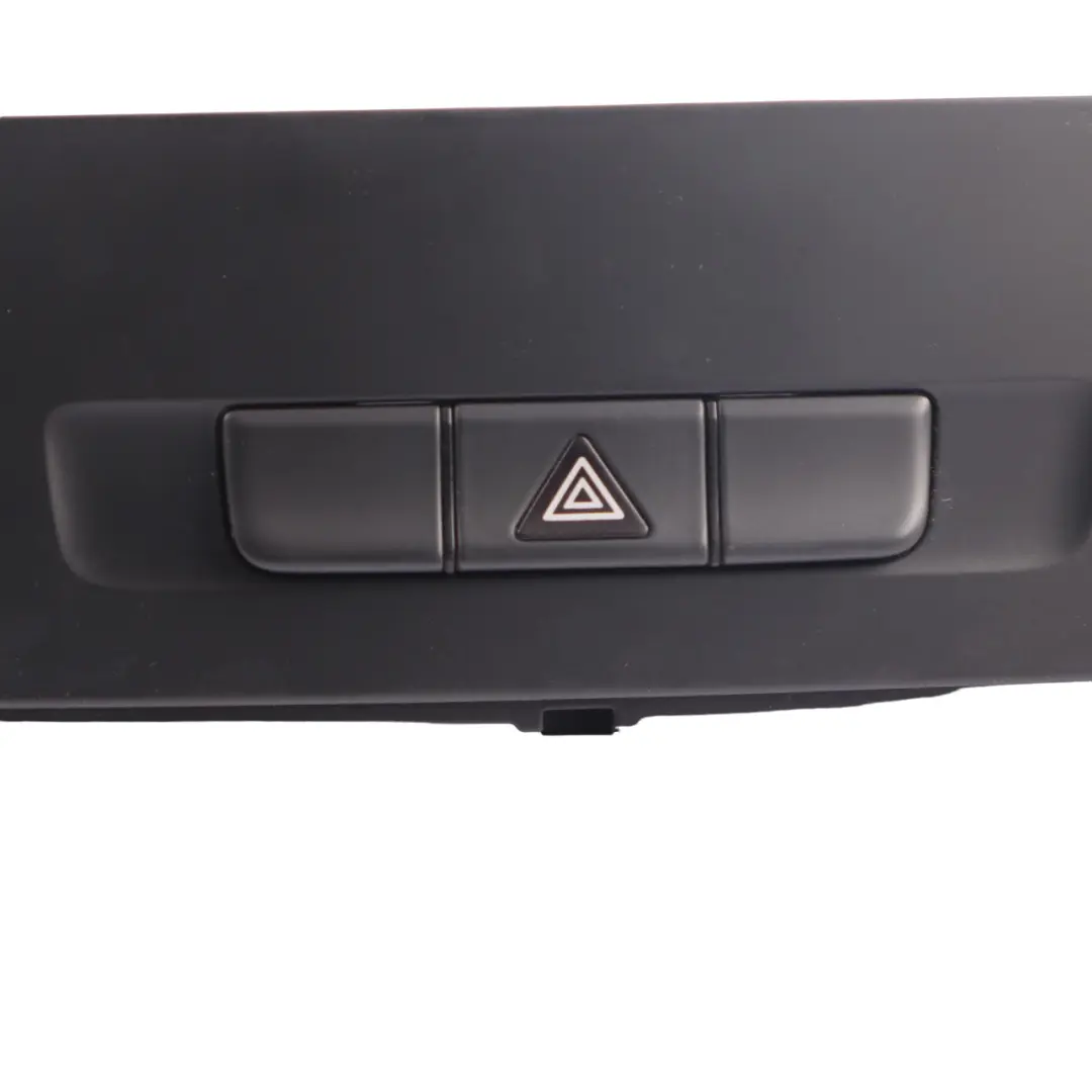 Schalter Warnblink Anlage Armaturen Brett Schwarz für Mercedes Vito W447 mit Teilenummer A4479050051 Mercedes Vito W447 Schalter Warnblink Anlage Armaturen Brett Schwarz - SKU A4479050051 - Teilenummer A4479050051