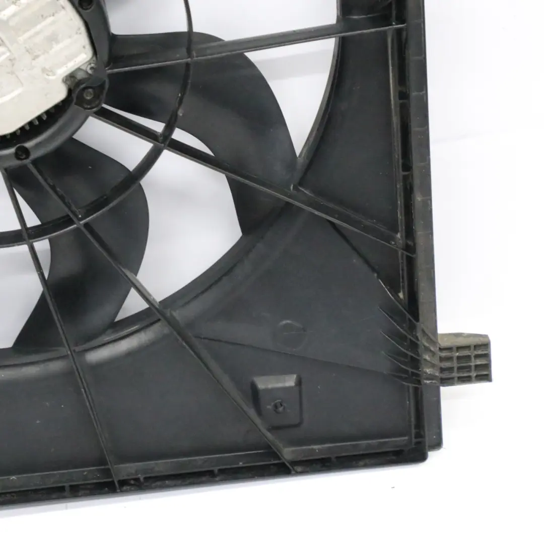 OM622 Ventilador Motor Refrigeración Radiador para Mercedes Vito W447 con número de pieza A4479060012 Mercedes Vito W447 OM622 Ventilador Motor Refrigeración Radiador - SKU A4479060012-1 - Número de pieza A4479060012