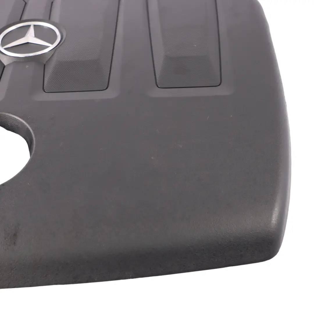 Coperchio motore Mercedes C118 W177 W247 OM608 acustico superiore per con numero di parte A6080102500 Coperchio motore Mercedes C118 W177 W247 OM608 acustico superiore - SKU A6080102500 - Numero di parte A6080102500