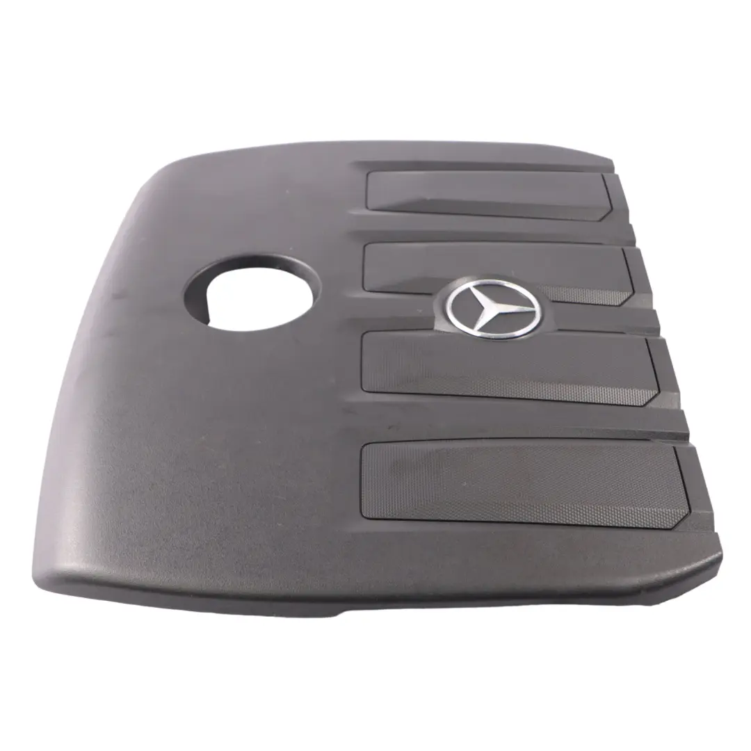 Coperchio motore Mercedes C118 W177 W247 OM608 acustico superiore per con numero di parte A6080102500 Coperchio motore Mercedes C118 W177 W247 OM608 acustico superiore - SKU A6080102500 - Numero di parte A6080102500