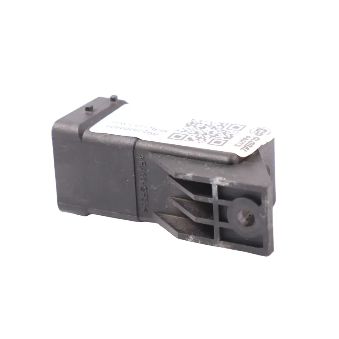 Relé de control del ventilador Unidad módulo control para Mercedes W447 con número de pieza A6229000400 Mercedes W447 Relé de control del ventilador Unidad módulo control - SKU A6229000400 - Número de pieza A6229000400