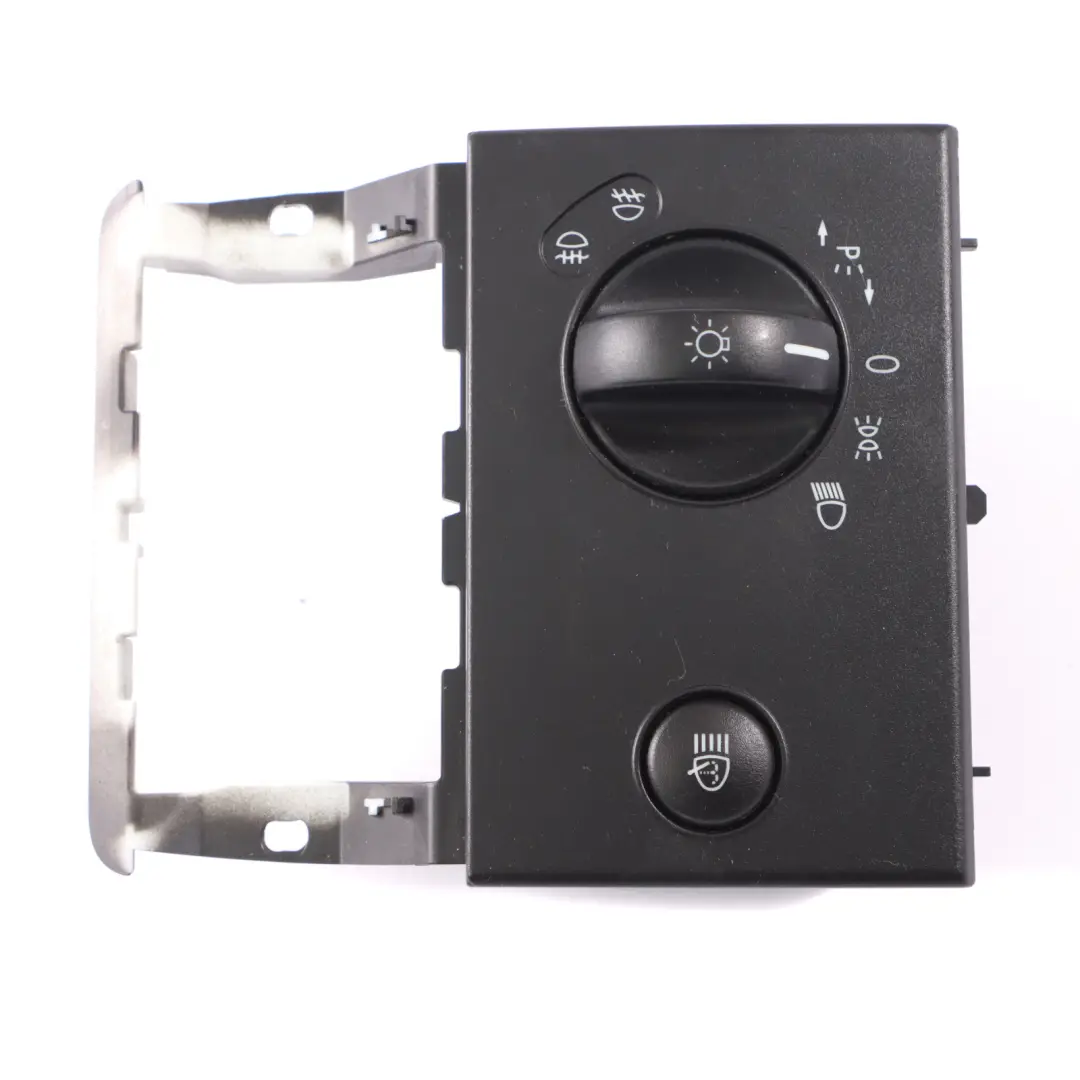 Panel Przełącznik Świateł do Mercedes Vito Viano W639 o numerze A6395450504 Mercedes Vito Viano W639 Panel Przełącznik Świateł - SKU A6395450504 - Numer Części A6395450504