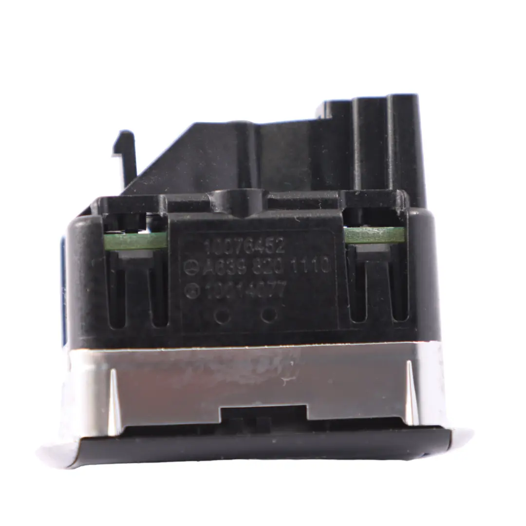 WIndow Lifter Switch Mercedes Vito W639 Rear Window Right Left to with Part number A6398201110 WIndow Lifter Switch Mercedes Vito W639 Rear Window Right Left - SKU A6398201110 - Part number A6398201110