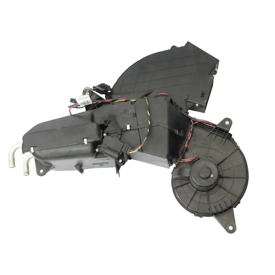 Echangeur chaleur supplémentaire Chauffage arrière pour Mercedes W639 à propos du numéro de pièce A6398302061 Mercedes W639 Echangeur chaleur supplémentaire Chauffage arrière - SKU A6398302061 - Numéro de pièce A6398302061