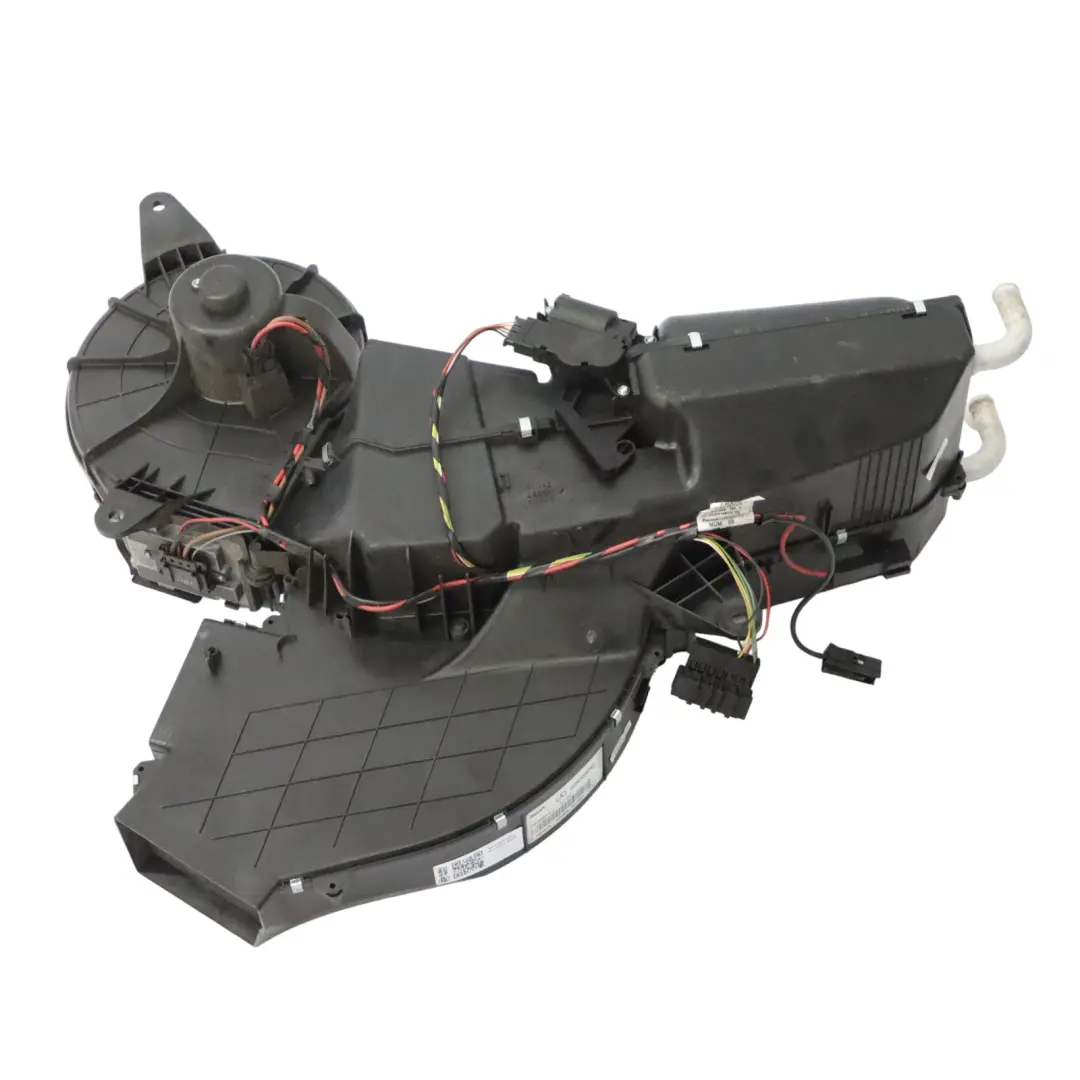 Echangeur chaleur supplémentaire Chauffage arrière pour Mercedes W639 à propos du numéro de pièce A6398302061 Mercedes W639 Echangeur chaleur supplémentaire Chauffage arrière - SKU A6398302061 - Numéro de pièce A6398302061