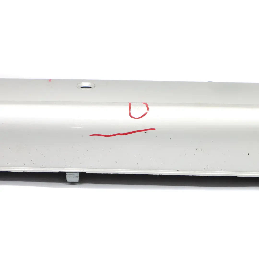 Zderzak Tylny Brilliant Silver - 9744 do Mercedes Vito Viano W639 o numerze A6398851525 Mercedes Vito Viano W639 Zderzak Tylny Brilliant Silver - 9744 - SKU A6398851525-BRS - Numer Części A6398851525