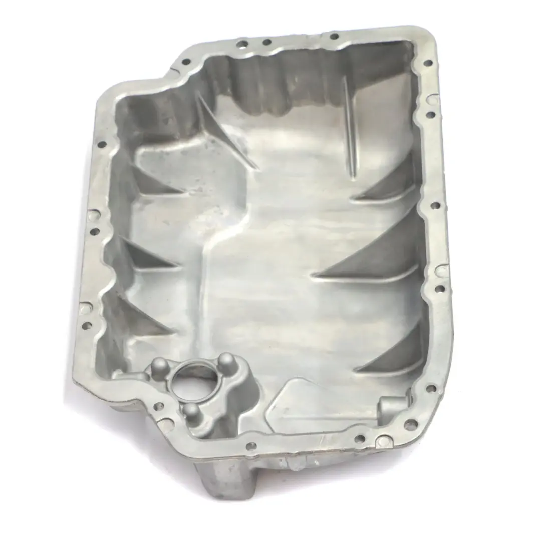 Oil Pan Mercedes Vito Viano W639 Diesel OM642 Oil Sump Pan to with Part number A6420101328 Oil Pan Mercedes Vito Viano W639 Diesel OM642 Oil Sump Pan - SKU A6420101328 - Part number A6420101328