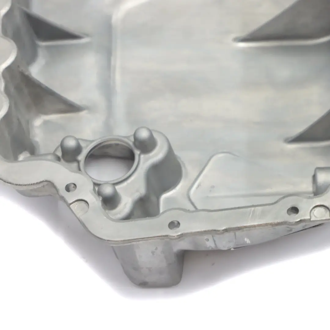 Oil Pan Mercedes Vito Viano W639 Diesel OM642 Oil Sump Pan to with Part number A6420101328 Oil Pan Mercedes Vito Viano W639 Diesel OM642 Oil Sump Pan - SKU A6420101328 - Part number A6420101328