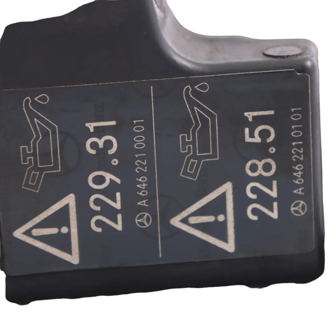 Boîte à air Mercedes W204 Diesel OM642 Boîtier de filtre à air droit pour à propos du numéro de pièce A6420901601 Boîte à air Mercedes W204 Diesel OM642 Boîtier de filtre à air droit - SKU A6420940204 - Numéro de pièce A6420901601