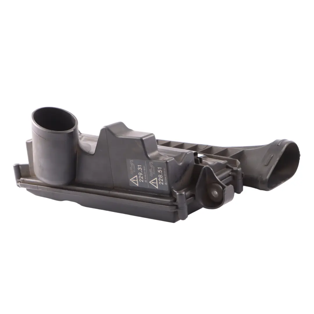  Caja de Aire Mercedes W204 Diesel OM642 Carcasa Filtro Aire Derecha - SKU A6420940204 - Número de pieza A6420901601