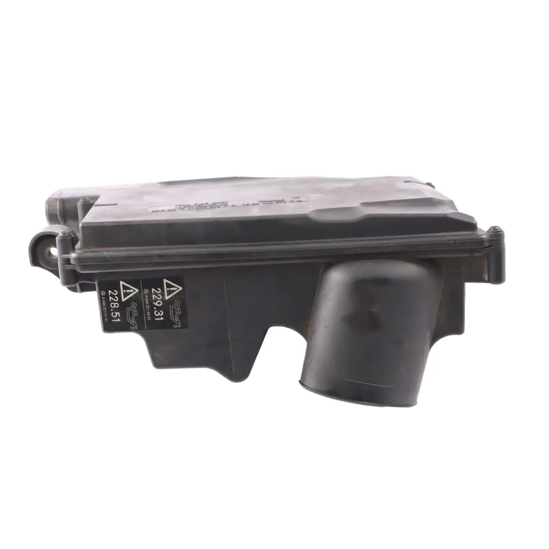  Boîte à air Mercedes W204 Diesel OM642 Boîtier de filtre à air droit - SKU A6420940204 - Numéro de pièce A6420901601