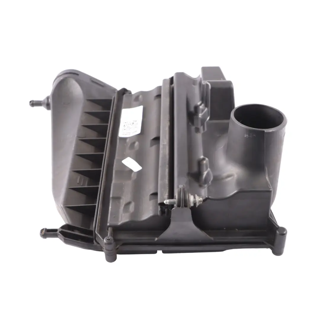 OM642 Alloggiamento filtro aria destra per Air Box Mercedes W204 Diesel con numero di parte A6420901601 Air Box Mercedes W204 Diesel OM642 Alloggiamento filtro aria destra - SKU A6420940204 - Numero di parte A6420901601