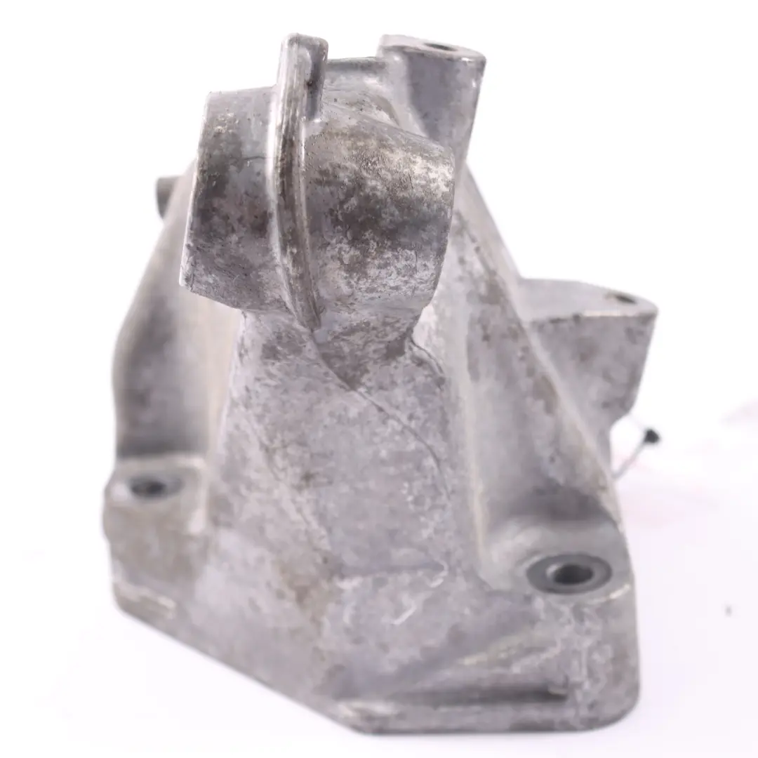 Bracket Mercedes ML W166 Diesel OM642 Engine Carrier Left to Engine with Part number A6422236304 Engine Bracket Mercedes ML W166 Diesel OM642 Engine Carrier Left - SKU A6422236304 - Part number A6422236304