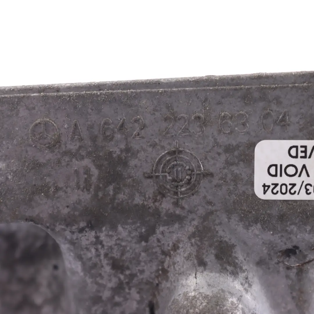 Support moteur Mercedes ML W166 Diesel OM642 Support moteur gauche pour à propos du numéro de pièce A6422236304 Support moteur Mercedes ML W166 Diesel OM642 Support moteur gauche - SKU A6422236304 - Numéro de pièce A6422236304