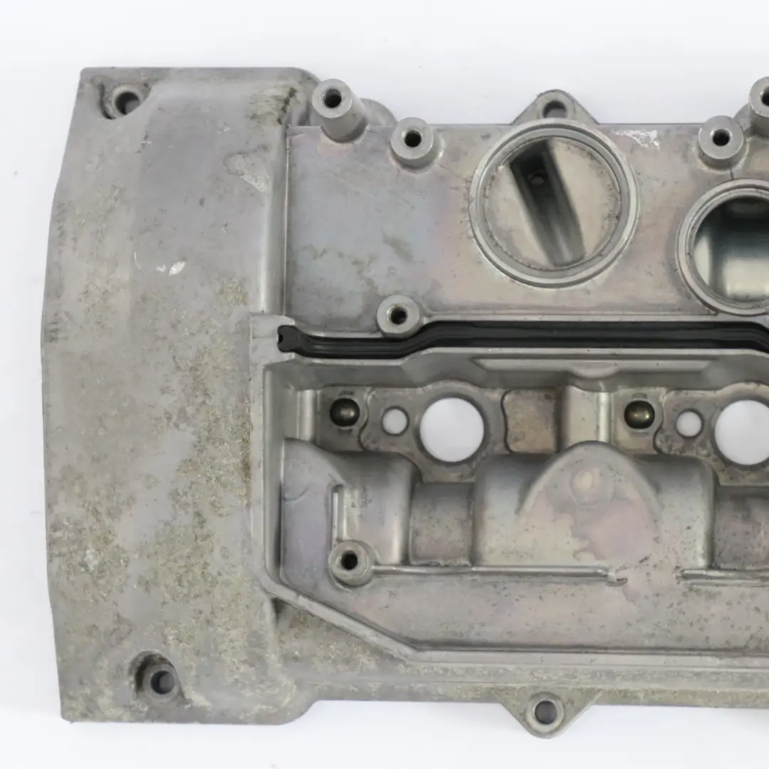 Coprivalvola Mercedes Vito W636 OM646 Coperchio testa cilindro per con numero di parte A6460101330 Coprivalvola Mercedes Vito W636 OM646 Coperchio testa cilindro - SKU A6460101330 - Numero di parte A6460101330