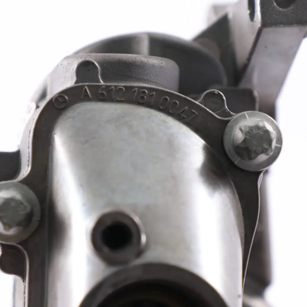 OM646 Pompa Oleju do Mercedes Vito W639 Sprinter W906 Diesel o numerze A6461801401 Mercedes Vito W639 Sprinter W906 Diesel OM646 Pompa Oleju - SKU A6461801401 - Numer Części A6461801401