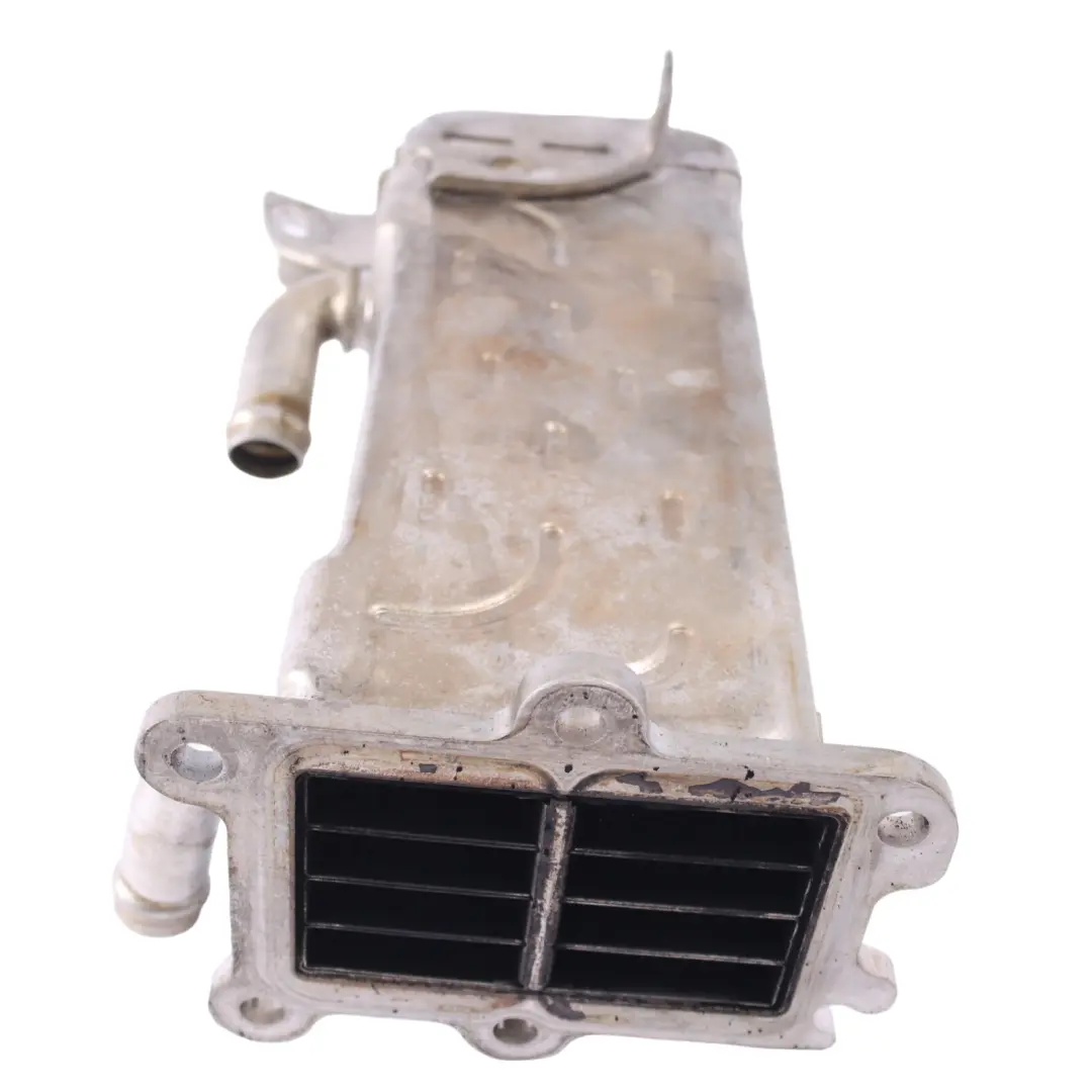 Cooler Mercedes W177 Diesel OM651 Echangeur chaleur pour valve d'échappement pour EGR à propos du numéro de pièce A6510077500 EGR Cooler Mercedes W177 Diesel OM651 Echangeur chaleur pour valve d'échappement - SKU A6510077500 - Numéro de pièce A6510077500