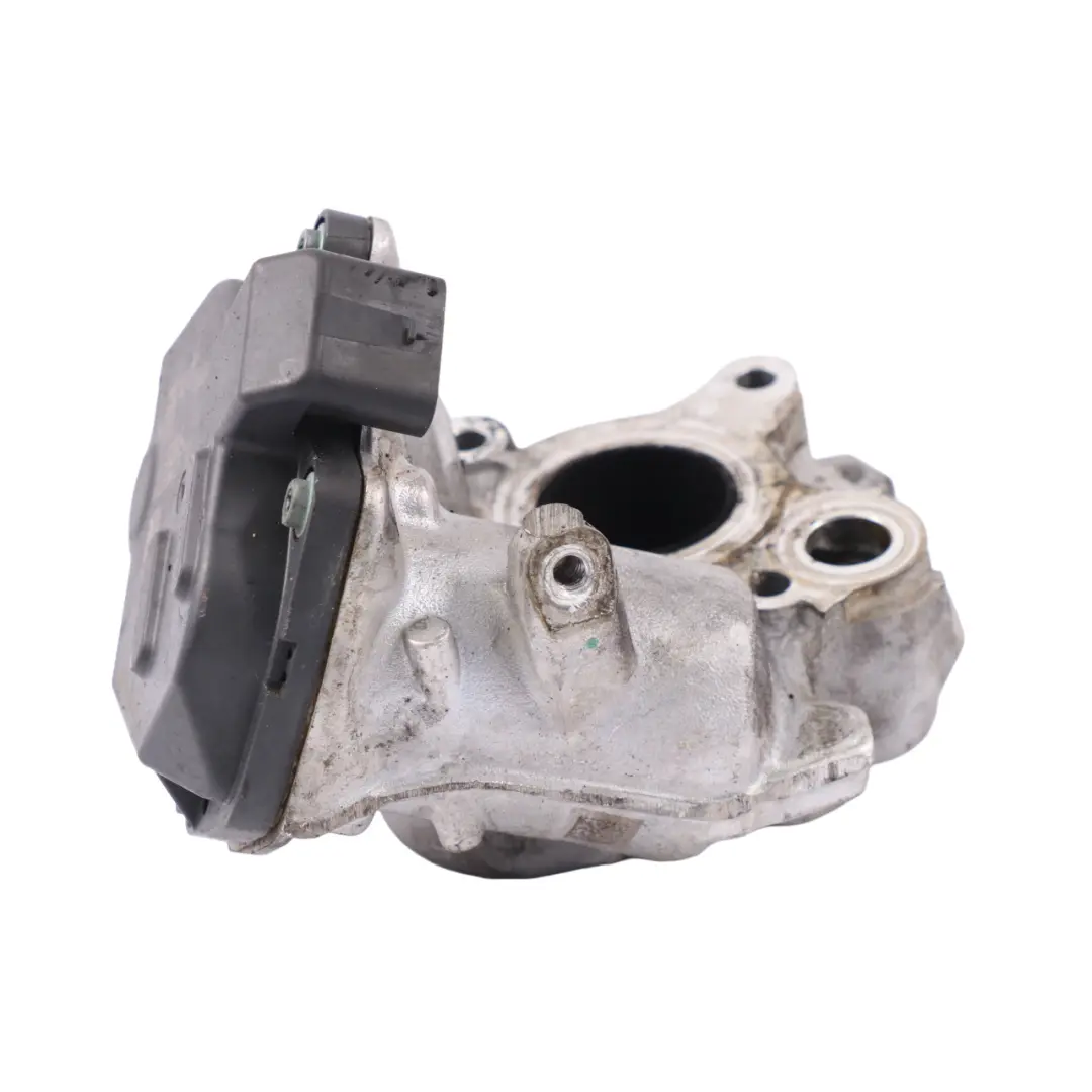 OM651 Zawór EGR do Mercedes W204 W212 W906 o numerze A6511400360 Mercedes W204 W212 W906 OM651 Zawór EGR - SKU A6511400360 - Numer Części A6511400360