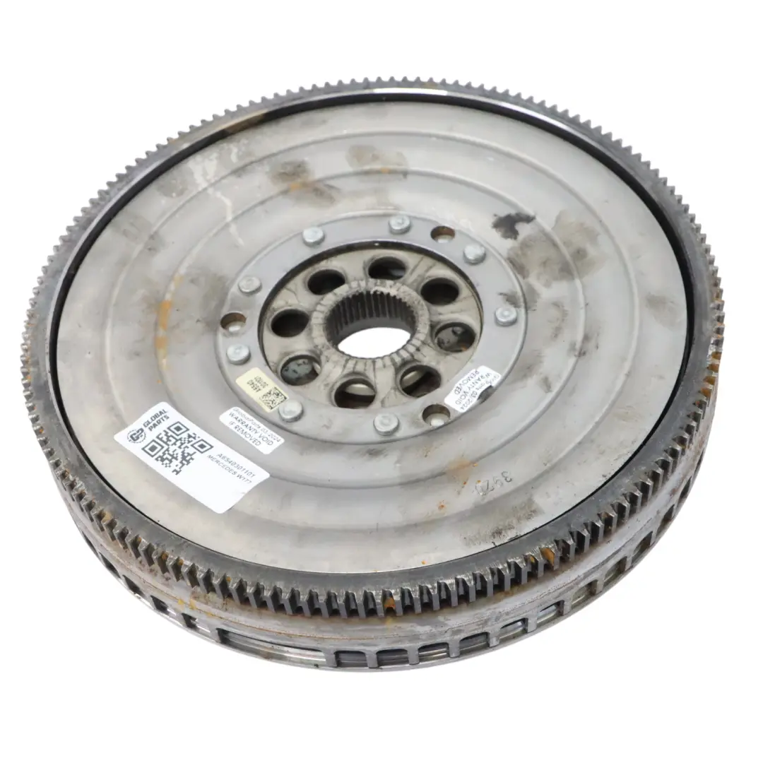 OM654 Doppel Zwei Massen Schwun Getriebe Automatik für Mercedes W177 mit Teilenummer A6540301101 Mercedes W177 OM654 Doppel Zwei Massen Schwun Getriebe Automatik - SKU A6540301101 - Teilenummer A6540301101