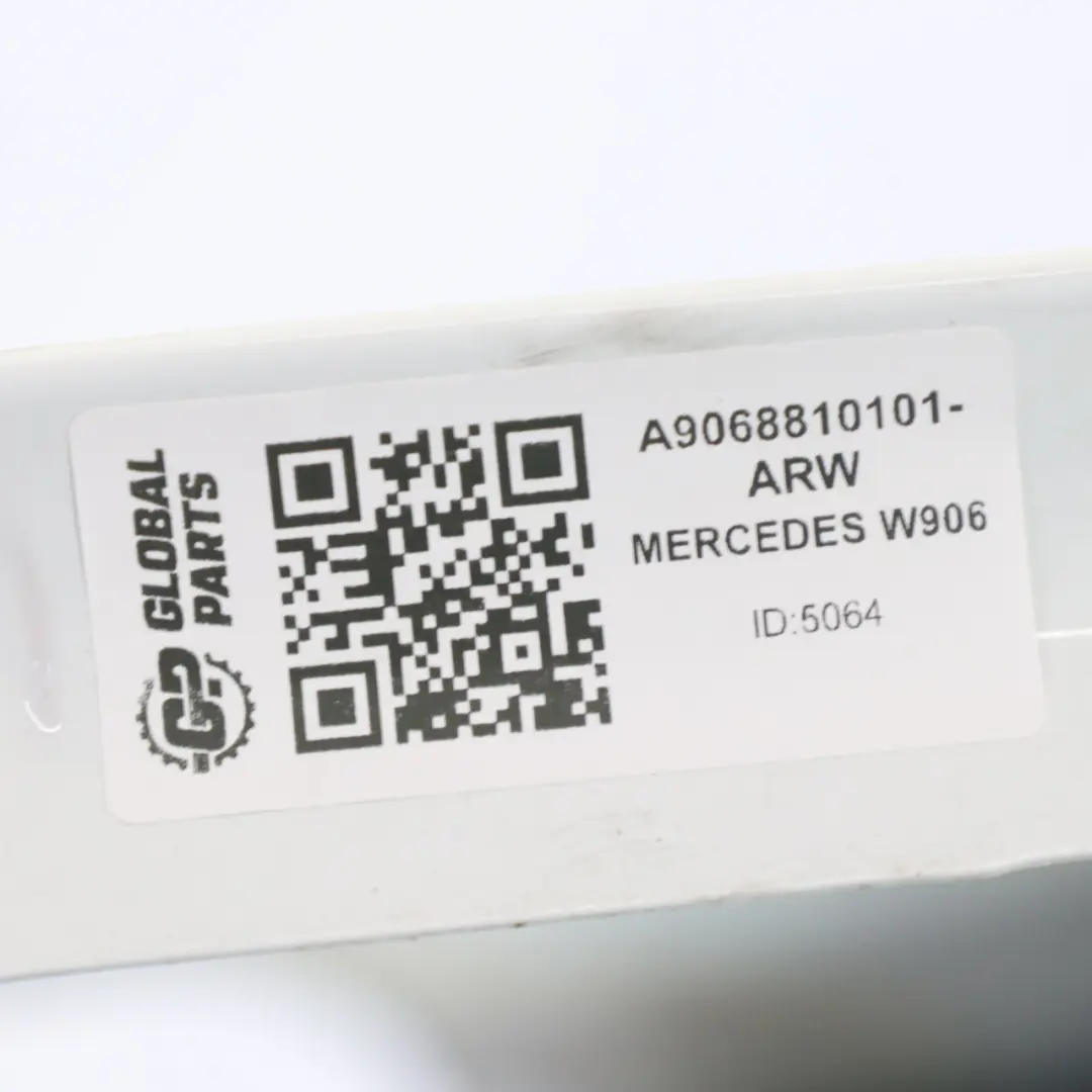 Mercedes Sprinter W906 Pannello anteriore sinistro parafango Arctic White - 9147 - SKU A9068810101-ARW - Numero di parte A9068810101