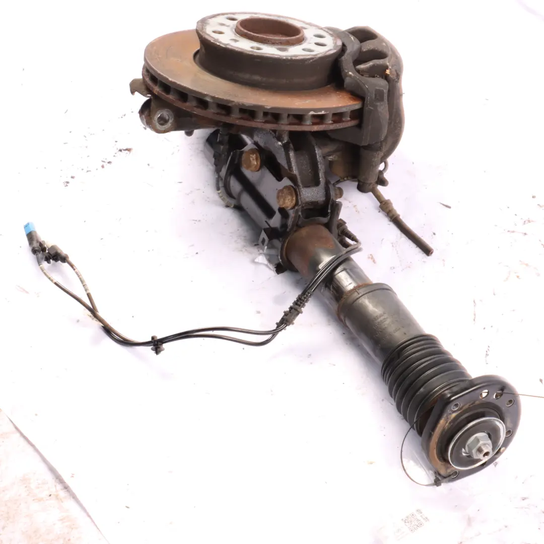 Mercedes Sprinter W907 Jambe suspension avant droite Moyeu roue Etrier de frein - SKU A9073300500-1 - Numéro de pièce A9073300500