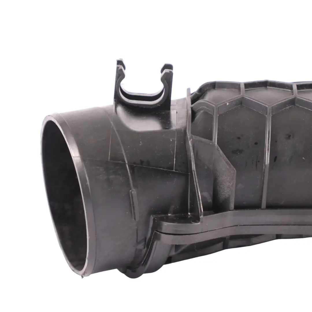 Tube d'admission Mercedes W907 Diesel OM654 Tube d'entrée d'air pour à propos du numéro de pièce A9075282700 Tube d'admission Mercedes W907 Diesel OM654 Tube d'entrée d'air - SKU A9075282700 - Numéro de pièce A9075282700