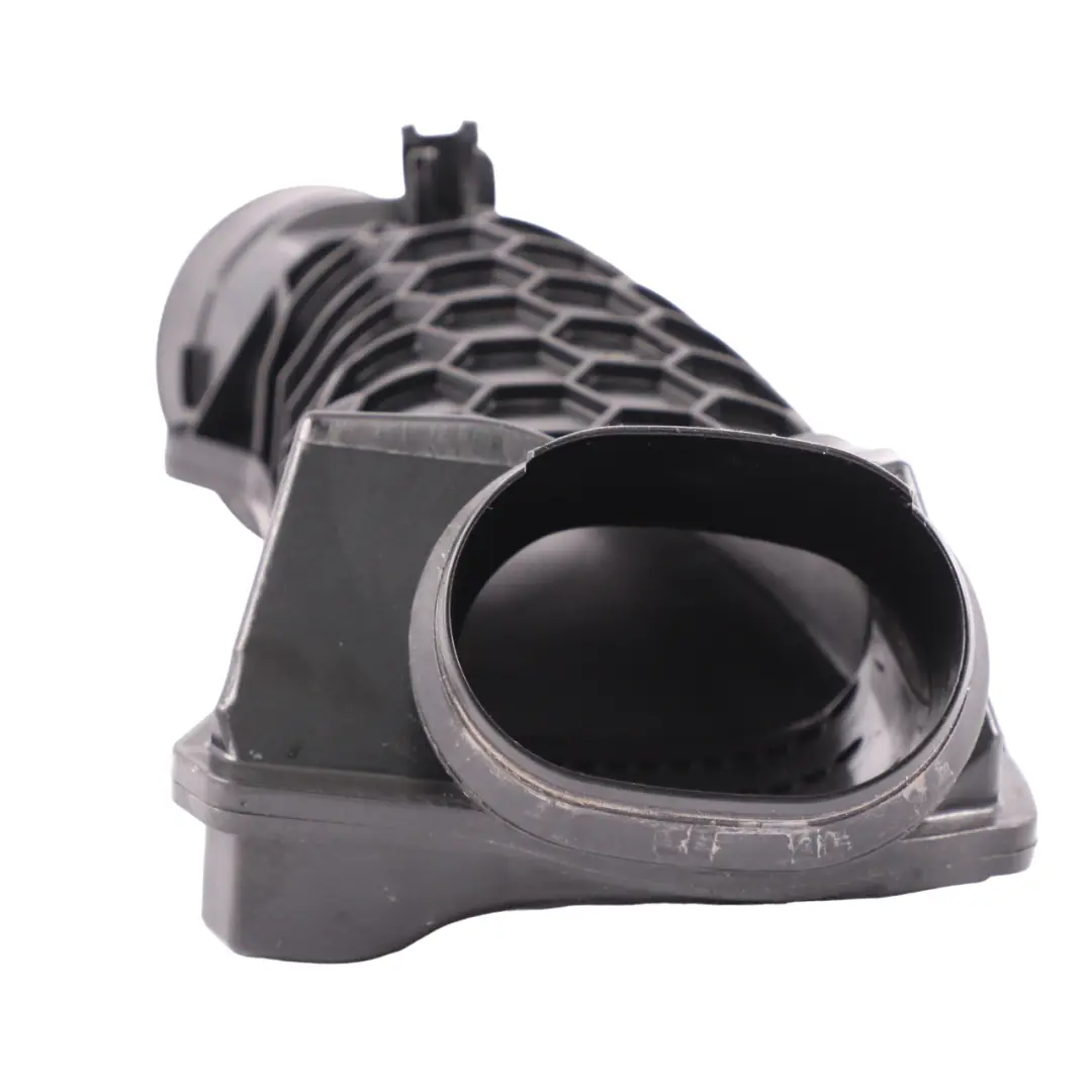 Tube d'admission Mercedes W907 Diesel OM654 Tube d'entrée d'air pour à propos du numéro de pièce A9075282700 Tube d'admission Mercedes W907 Diesel OM654 Tube d'entrée d'air - SKU A9075282700 - Numéro de pièce A9075282700