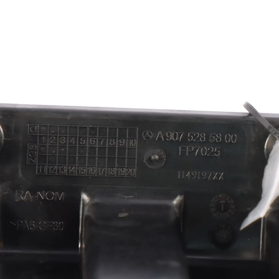 W907 OM654 Couvercle Boîtier Filtre Air pour Mercedes Sprinter à propos du numéro de pièce A9075285800 Mercedes Sprinter W907 OM654 Couvercle Boîtier Filtre Air - SKU A9075285800 - Numéro de pièce A9075285800