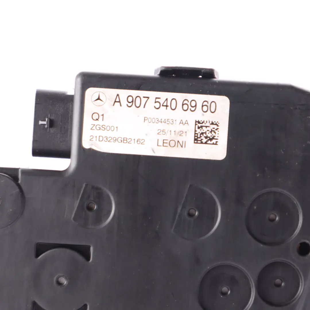 W907 Módulo de caja de fusibles F150/1 - MFB-1 para Mercedes Sprinter con número de pieza A9075406960 Mercedes Sprinter W907 Módulo de caja de fusibles F150/1 - MFB-1 - SKU A9075406960 - Número de pieza A9075406960