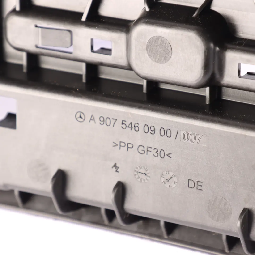 W907 W910 Compartimento de herramientas vacío para Mercedes Sprinter con número de pieza A9075460900 Mercedes Sprinter W907 W910 Compartimento de herramientas vacío - SKU A9075460900 - Número de pieza A9075460900