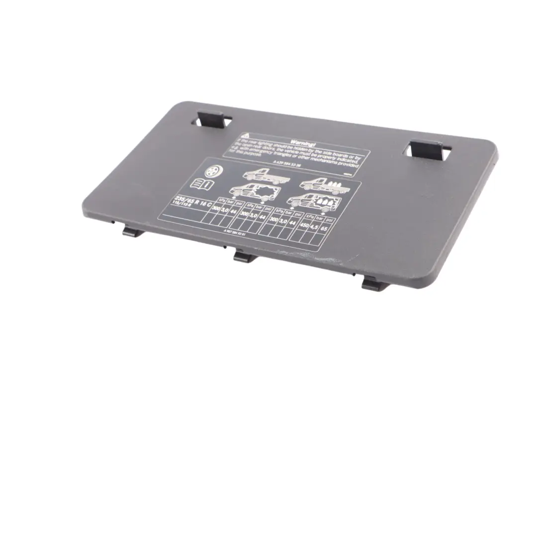 Mercedes W907 Asiento Base Tapa - SKU A9079114000 - Número de pieza A9079114000