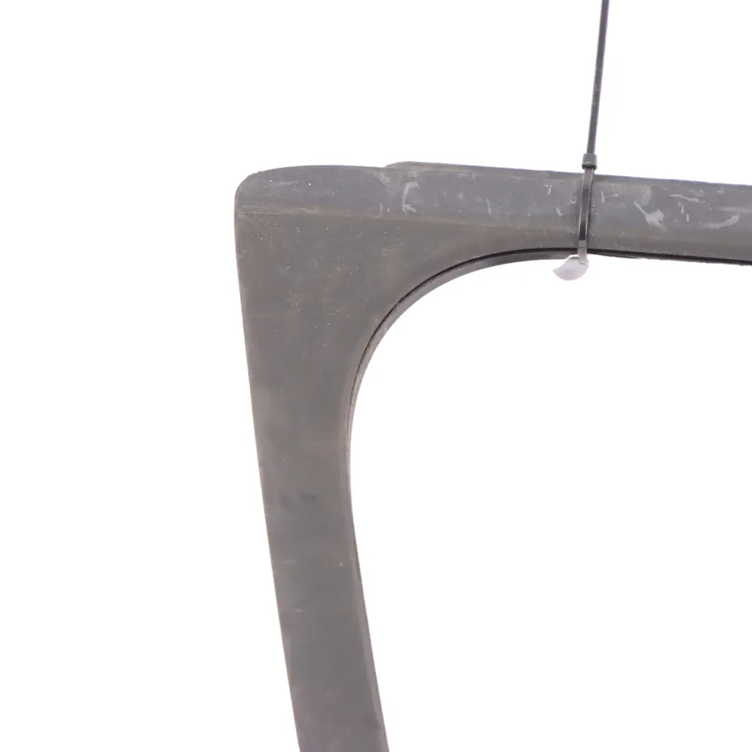 W907 Guarnizione Di Tenuta Del Finestrino Anteriore Sinistro per Mercedes Sprinter con numero di parte A9106710200 Mercedes Sprinter W907 Guarnizione Di Tenuta Del Finestrino Anteriore Sinistro - SKU A9106710200 - Numero di parte A9106710200