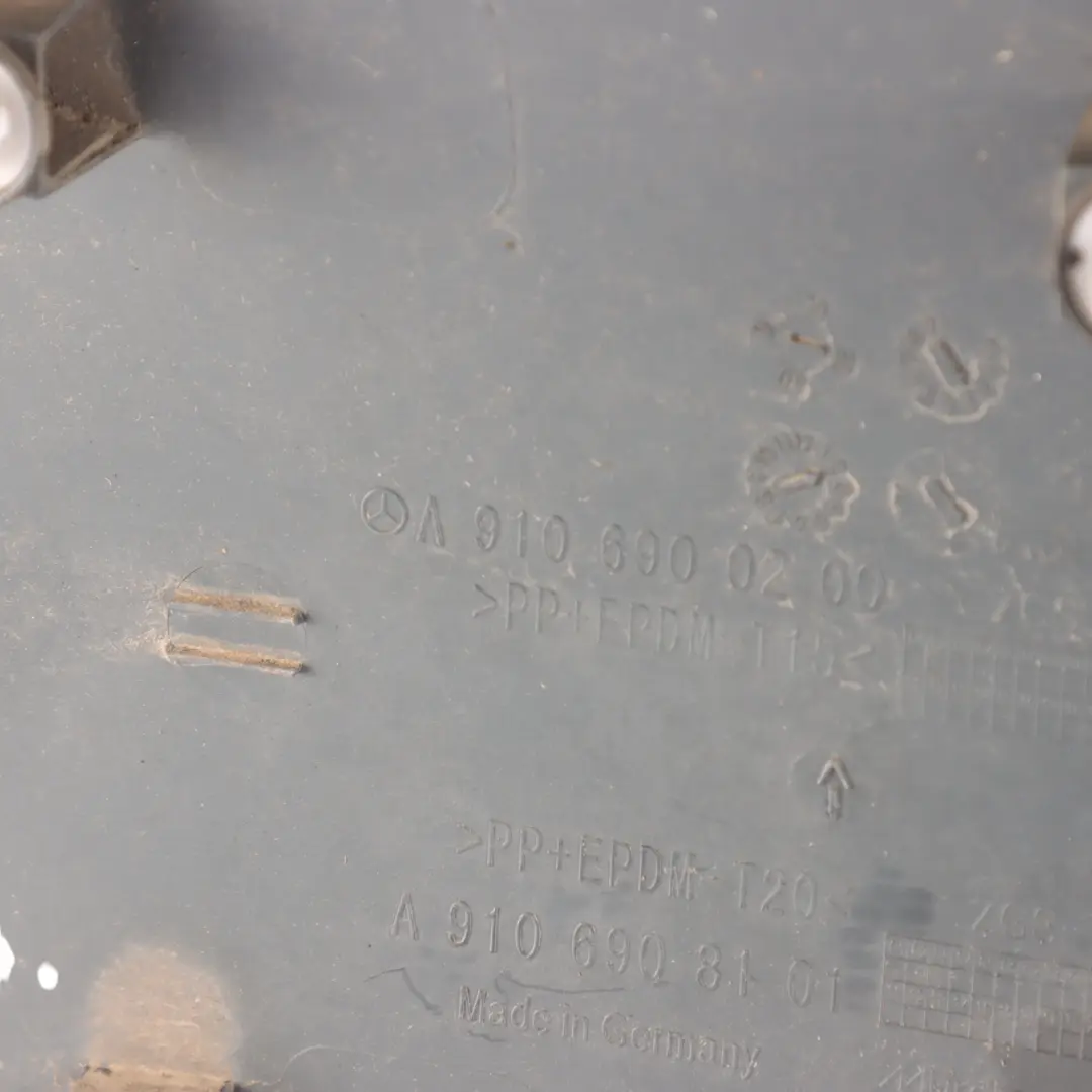 Türverkleidungsleiste Mercedes W907 W910 Untere Leiste Vorne Links für mit Teilenummer A9106900200 Türverkleidungsleiste Mercedes W907 W910 Untere Leiste Vorne Links - SKU A9106900200 - Teilenummer A9106900200