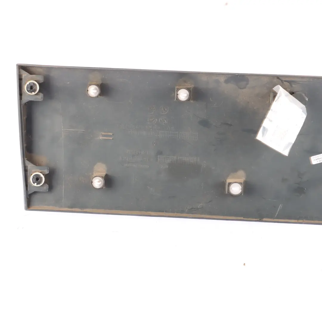 Türverkleidungsleiste Mercedes W907 W910 Untere Leiste Vorne Links für mit Teilenummer A9106900200 Türverkleidungsleiste Mercedes W907 W910 Untere Leiste Vorne Links - SKU A9106900200 - Teilenummer A9106900200