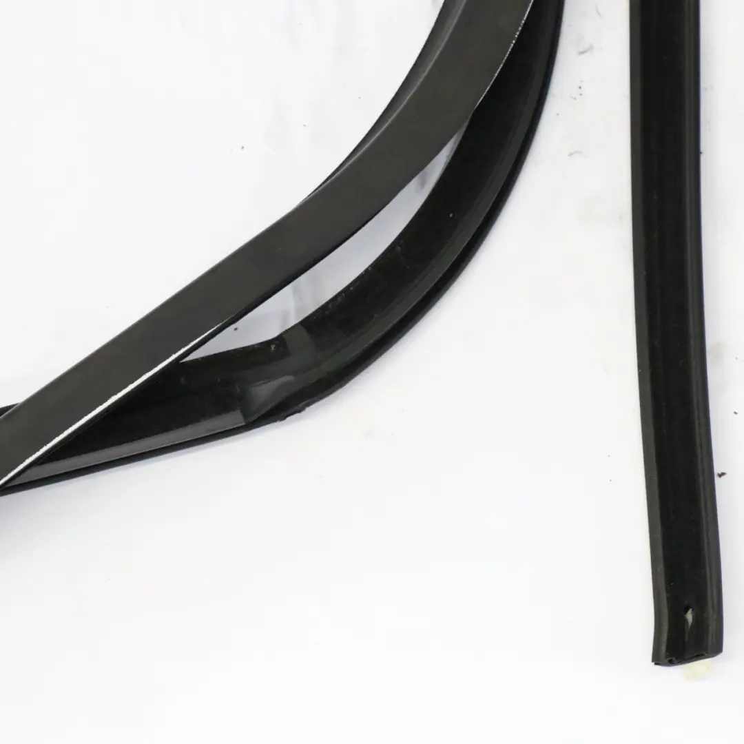 Joint de vitre Ford Transit MK8 Porte avant gauche pour à propos du numéro de pièce BK31-V21511-AK Joint de vitre Ford Transit MK8 Porte avant gauche - SKU BK31-V21511-AK - Numéro de pièce BK31-V21511-AK