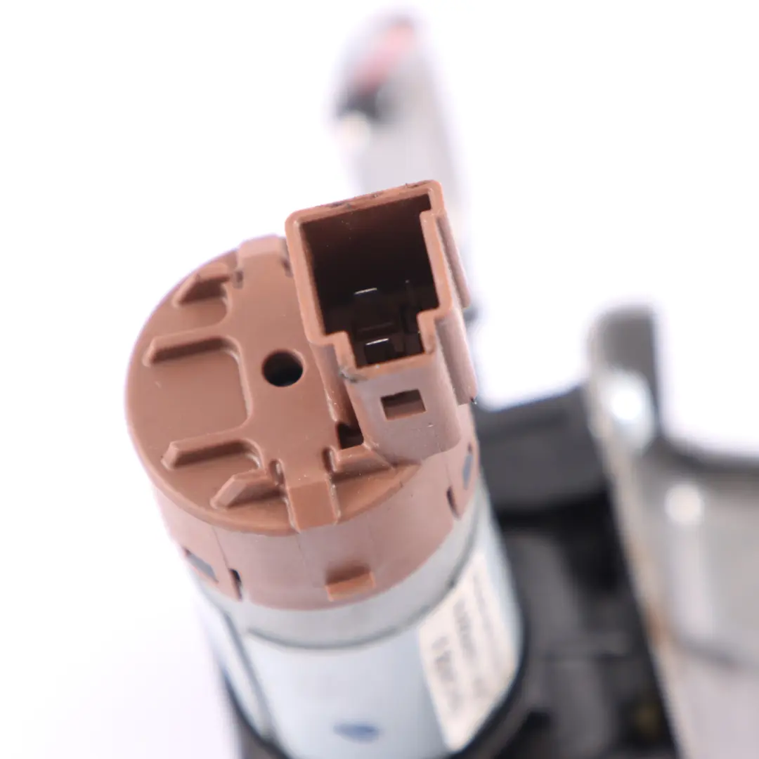  Actuador del motor de ajuste del asiento delantero Mercedes W205 - SKU c11726-106 - Número de pieza c11726-106
