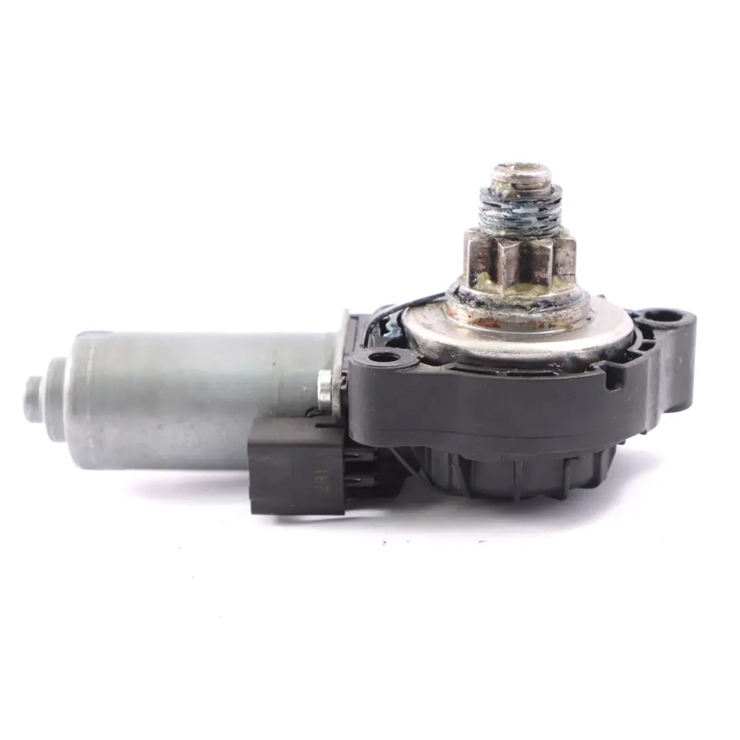 Silnik Elektrycznej Regulacji Przedniego Fotela do Mercedes W205 o numerze D3914.03 Mercedes W205 Silnik Elektrycznej Regulacji Przedniego Fotela - SKU D3914.03 - Numer Części D3914.03