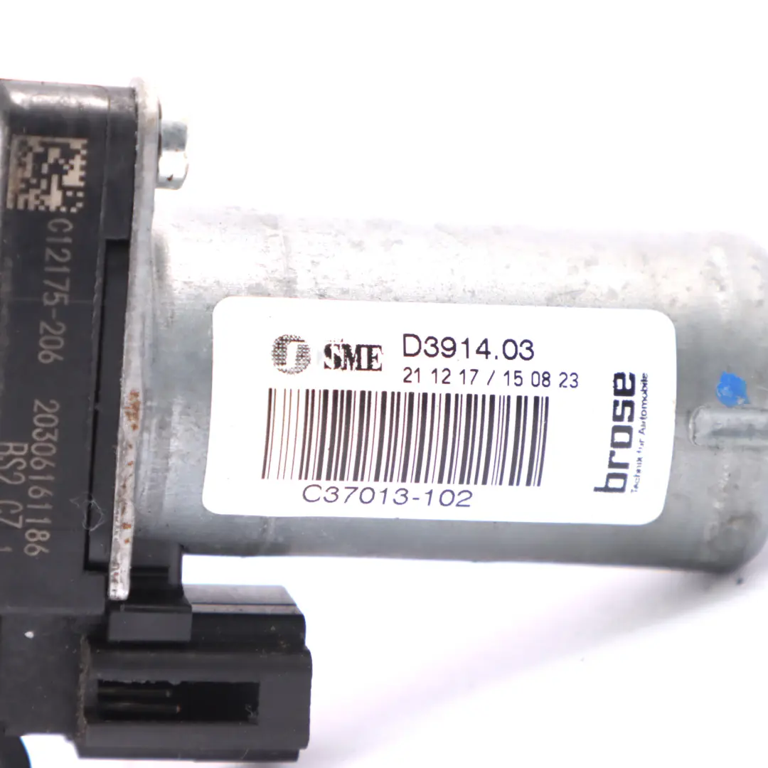 Front Seat Electric Adjustment Motor Drive to Mercedes W205 with Part number D3914.03 Mercedes W205 Front Seat Electric Adjustment Motor Drive - SKU D3914.03 - Part number D3914.03
