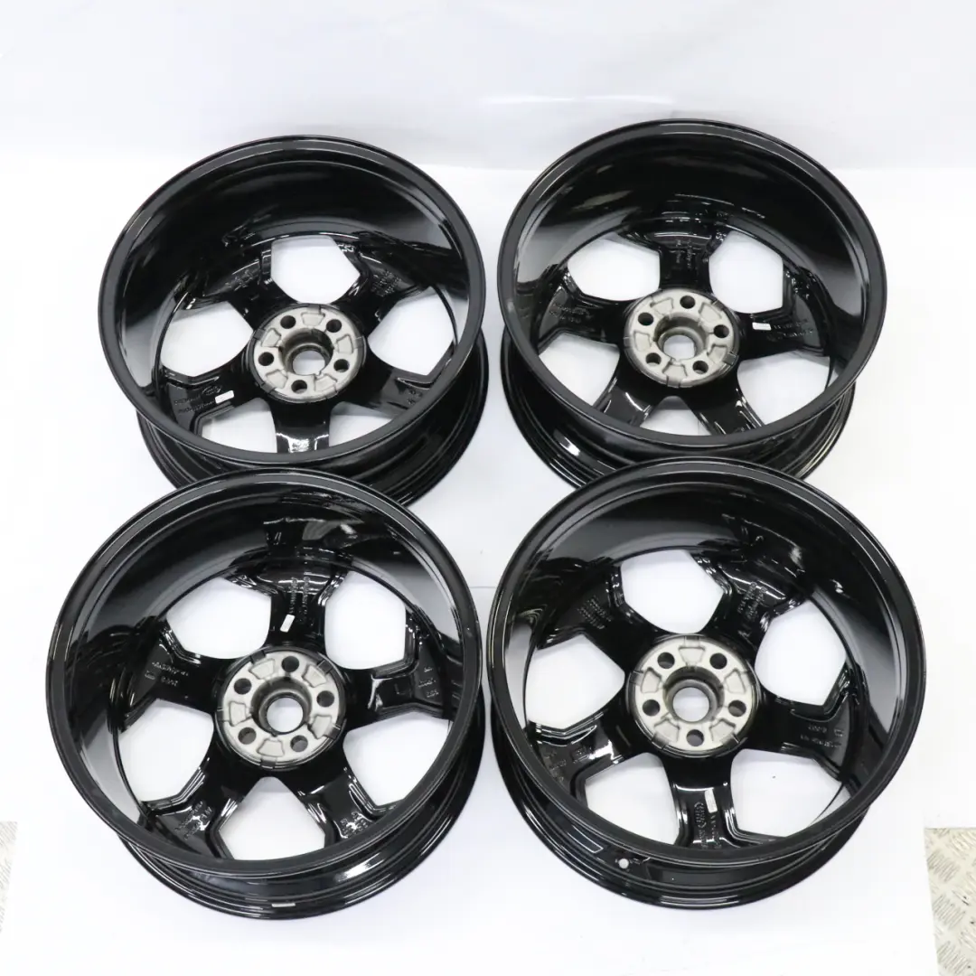 Czarny Komplet Felg Aluminiowych 20" 8,5J ET:47 do Range Rover o numerze JK62-1007-AA Range Rover Czarny Komplet Felg Aluminiowych 20" 8,5J ET:47 - SKU JK62-1007-AA-SET - Numer Części JK62-1007-AA