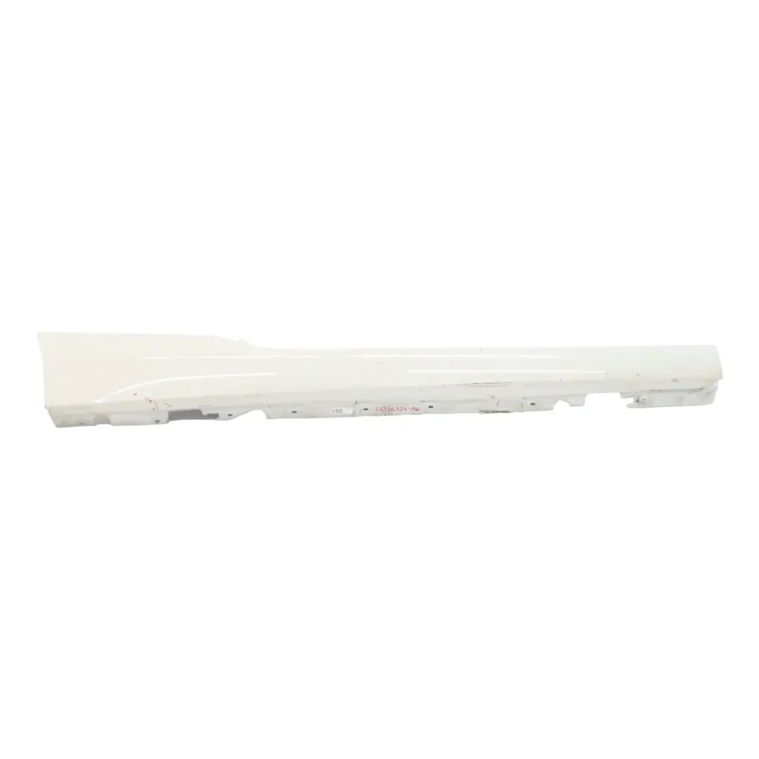 Gonna laterale M Sport Sill Strip destra Alpinweiss Alpine White 300 per BMW E92 E93 con numero di parte 0036124 BMW E92 E93 Gonna laterale M Sport Sill Strip destra Alpinweiss Alpine White 300 - SKU 0036124-AW1 - Numero di parte 0036124