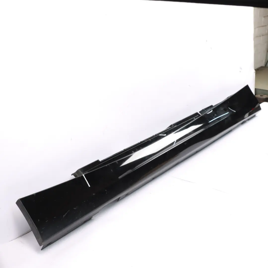 BMW E87 LCI Bas de Porte Couverture Seuil Droite Noir - 668 - SKU 0036144-SCH - Numéro de pièce 0036144