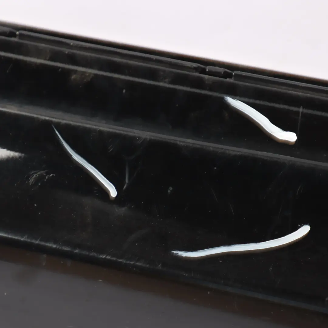 Listello Portiera Apertura Gonna Destro Nero 2 - 668 per BMW E87 LCI con numero di parte 0036144 BMW E87 LCI Listello Portiera Apertura Gonna Destro Nero 2 - 668 - SKU 0036144-SCH - Numero di parte 0036144