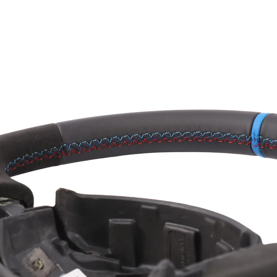 Volant Mini Cooper R50 R52 NEUF Cuir noir / Alcantara 2 branches pour à propos du numéro de pièce 0146479 Volant Mini Cooper R50 R52 NEUF Cuir noir / Alcantara 2 branches - SKU 0146479-13 - Numéro de pièce 0146479