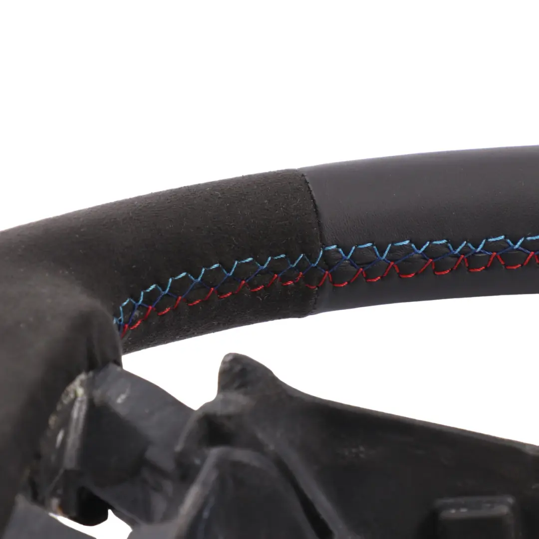 Volant Mini Cooper R50 R52 NEUF Cuir noir / Alcantara 2 branches pour à propos du numéro de pièce 0146479 Volant Mini Cooper R50 R52 NEUF Cuir noir / Alcantara 2 branches - SKU 0146479-13 - Numéro de pièce 0146479