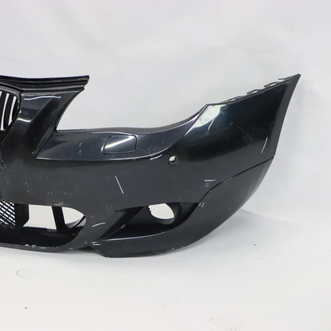Zderzak Przedni M-Pakiet Carbonschwarz Czarny Metalik - 416 do BMW E60 o numerze 0394346 BMW E60 Zderzak Przedni M-Pakiet Carbonschwarz Czarny Metalik - 416 - SKU 0394346-CAR2 - Numer Części 0394346