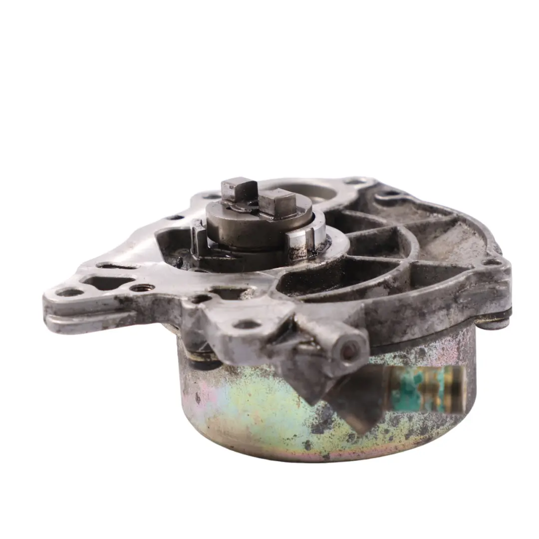 Vacuum Pump to Volkswagen Crafter Engine with Part number 03L145100H Volkswagen Crafter Engine Vacuum Pump - SKU 03L145100H - Part number 03L145100H