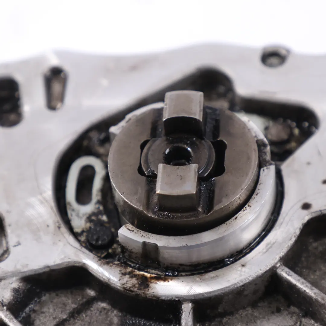 Pompe à vide pour moteur pour Volkswagen Crafter à propos du numéro de pièce 03L145100H Volkswagen Crafter Pompe à vide pour moteur - SKU 03L145100H - Numéro de pièce 03L145100H