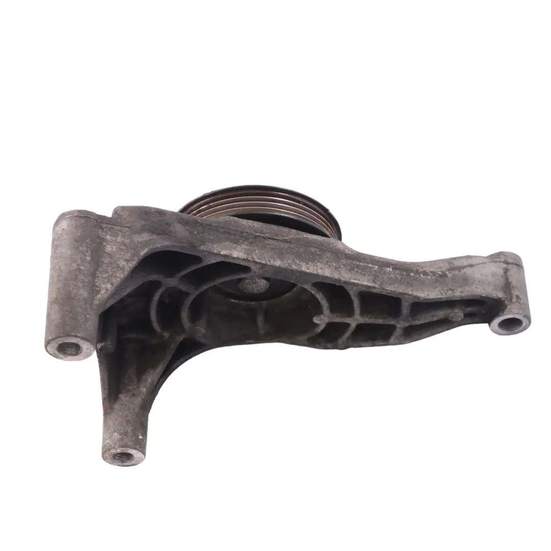 Wspornik Uchwyt Wentylatora Mocowanie Wiskozy do Volkswagen Crafter o numerze 03L145167A Volkswagen Crafter Wspornik Uchwyt Wentylatora Mocowanie Wiskozy - SKU 03L145167A - Numer Części 03L145167A