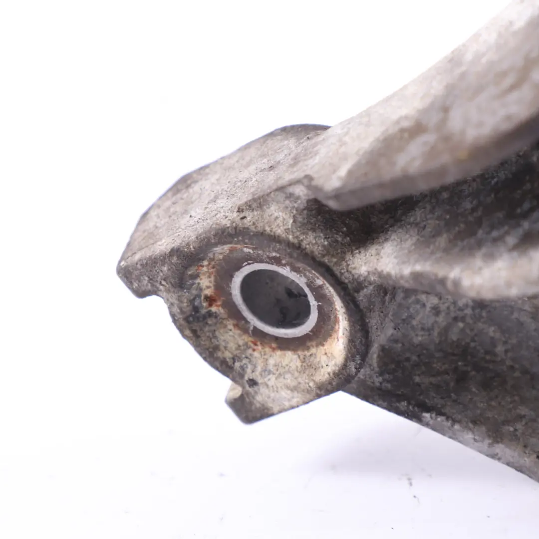 Łapa Silnika do Volkswagen LT 35 o numerze 074199307B Volkswagen LT 35 Łapa Silnika - SKU 074199307B - Numer Części 074199307B